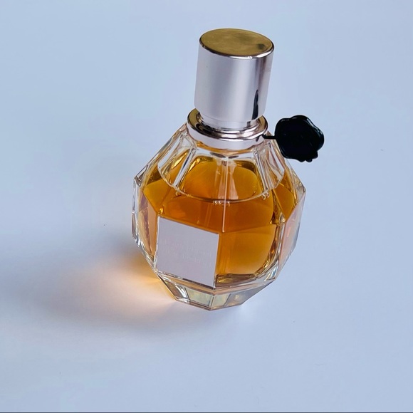 Viktor & Rolf Flowerbomb Eau De Parfum Spray for Women - Picture 2 of 5